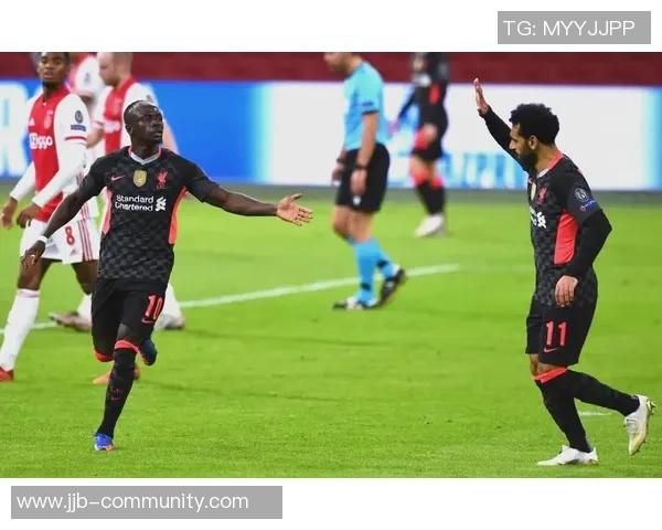 德甲惊现冷门那不勒斯凭乌龙球1-0力克利物浦全场沸腾