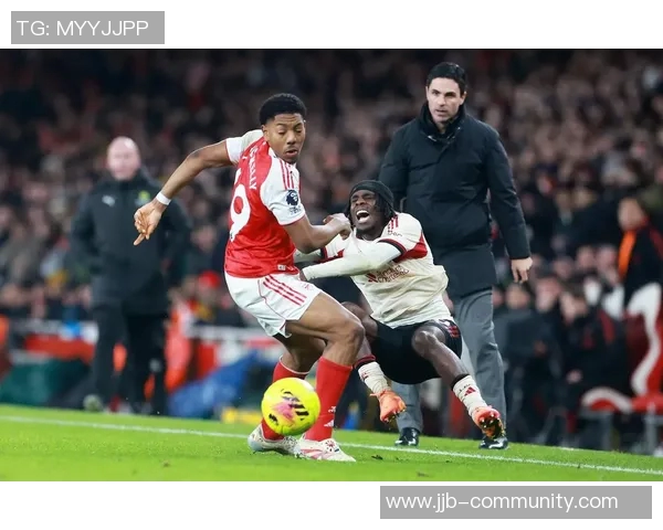 英超焦点战利物浦与巴萨战平帽子戏法引发争议判罚引热议