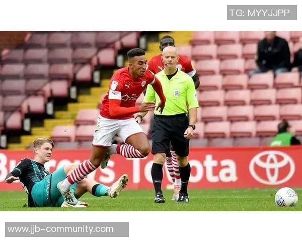 足总杯精彩对决里昂逆转国米引发全场热议与反思